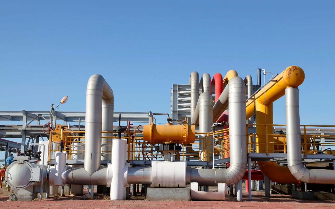 Projektowanie rurociągów – jak powstają instalacje, które zapewniają bezpieczeństwo i wydajność w nowoczesnym przemyśle?